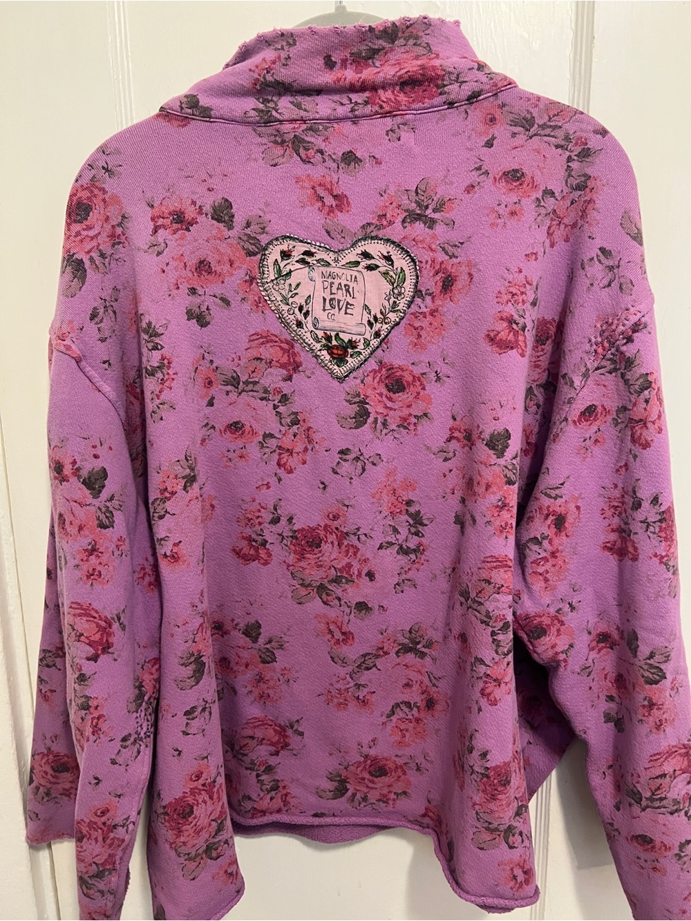 MAGNOLIA PEARL FLORAL ASHER PULLOVER 1397 in Iris Rose One Size Purple GUC - Picture 4 of 10